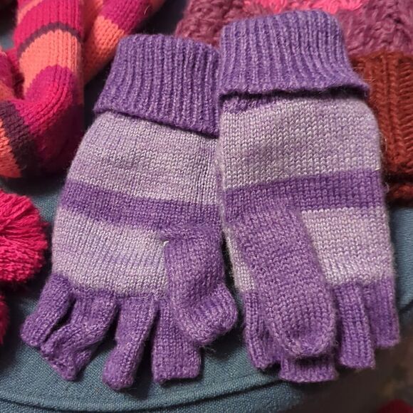 Adorable fuchsia purple and pink pom pom hat with scarf and gloves bundle - Picture 8 of 8